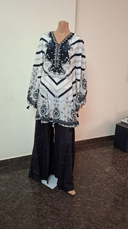 BLACK STRIPES KAFTAN