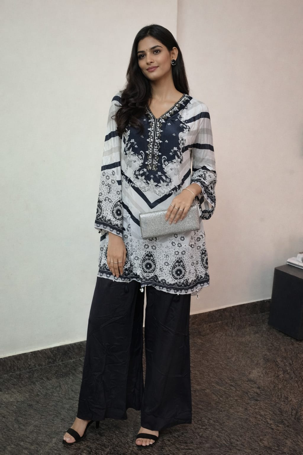 BLACK STRIPES KAFTAN